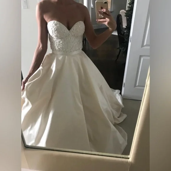 NEW Romona Keveza Wedding Dress & Accessories - Picture 5 of 8